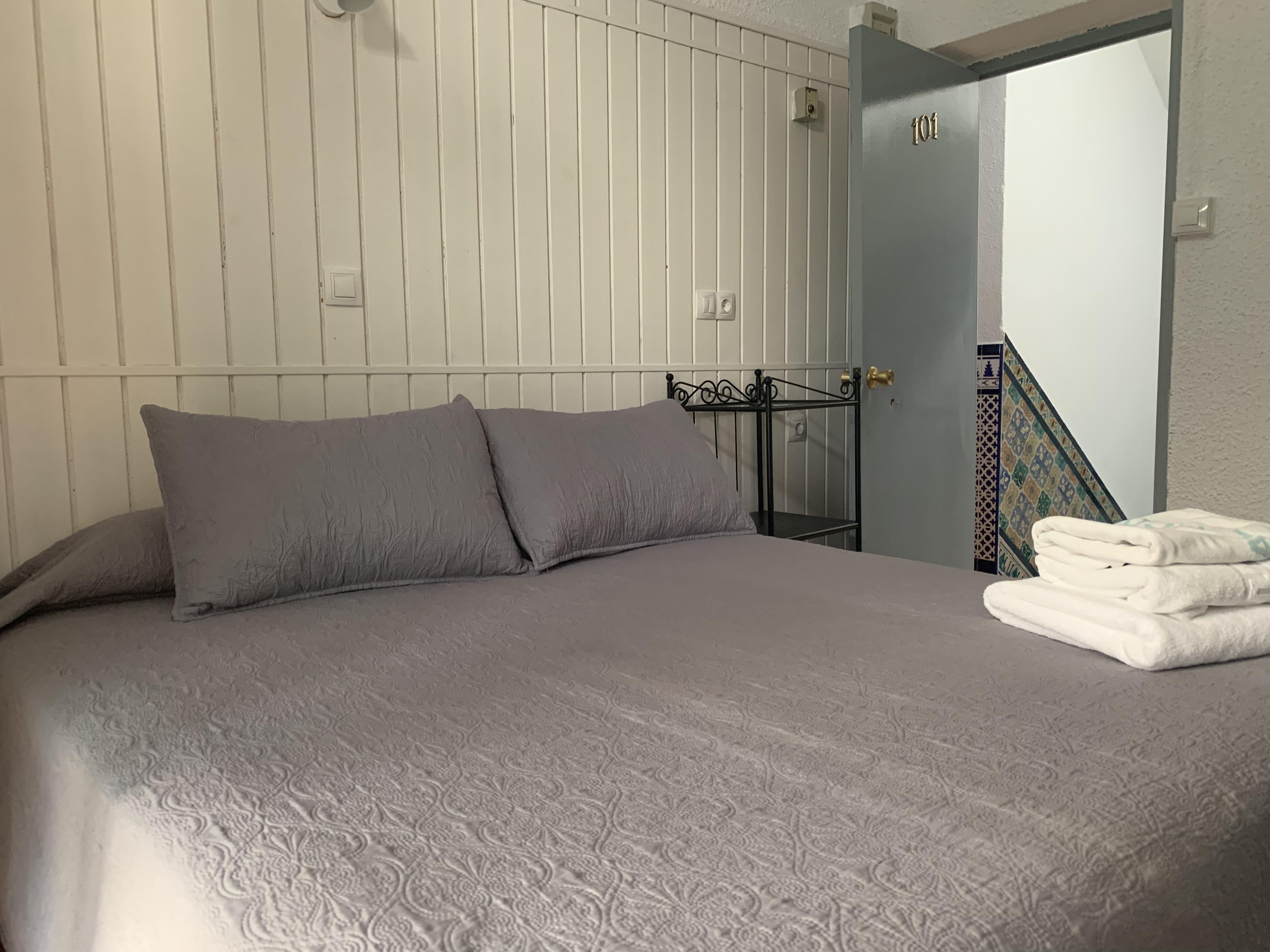 Hostal Alcobia Siviglia Esterno foto
