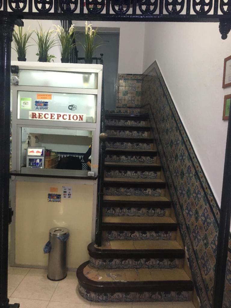 Hostal Alcobia Siviglia Esterno foto