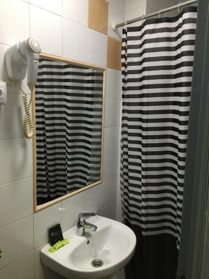 Hostal Alcobia Siviglia Esterno foto