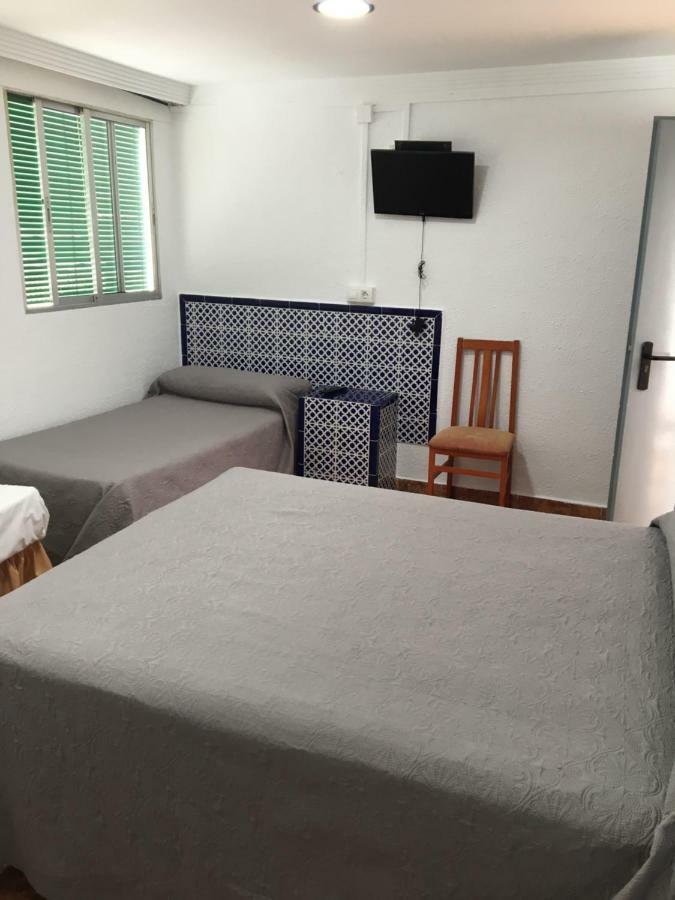 Hostal Alcobia Siviglia Esterno foto