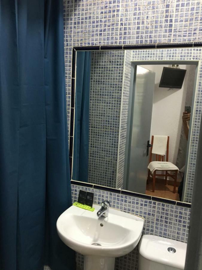 Hostal Alcobia Siviglia Esterno foto