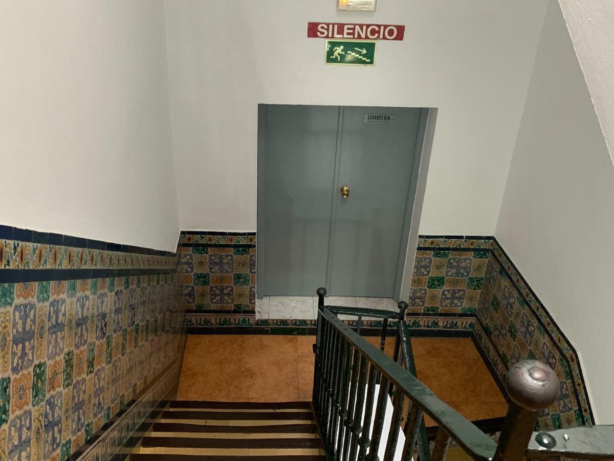 Hostal Alcobia Siviglia Esterno foto