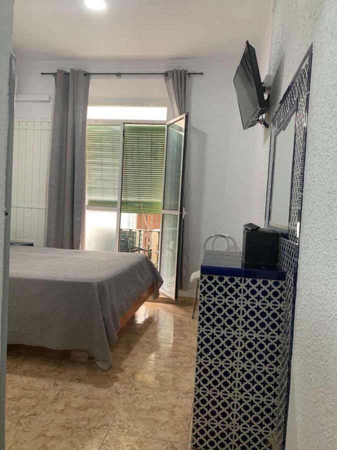 Hostal Alcobia Siviglia Esterno foto