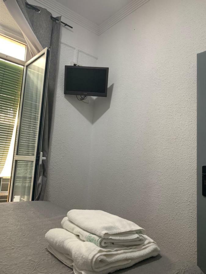 Hostal Alcobia Siviglia Esterno foto